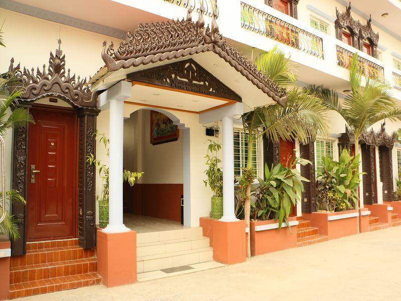 Mandalay White House Hotel Exterior photo